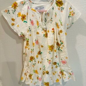 Zara White Flutter Sleeve Smocked dress Sz 5-6 yrs